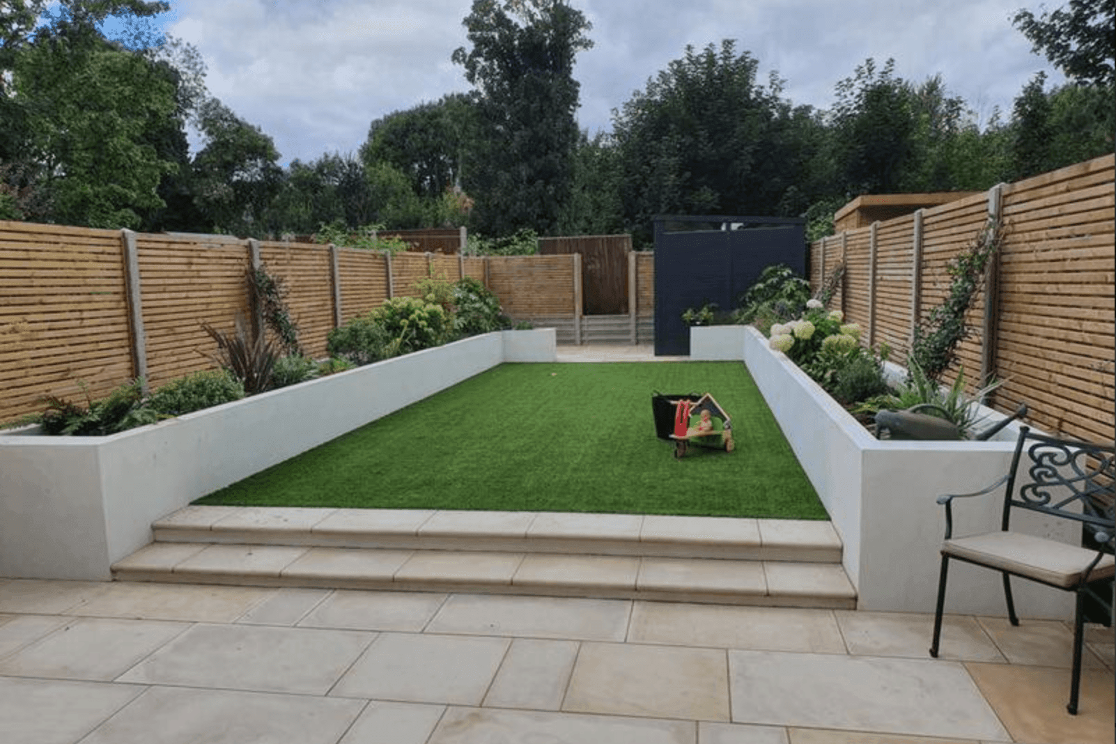 LANDSCAPED GARDEN Steps Flowerbed patio